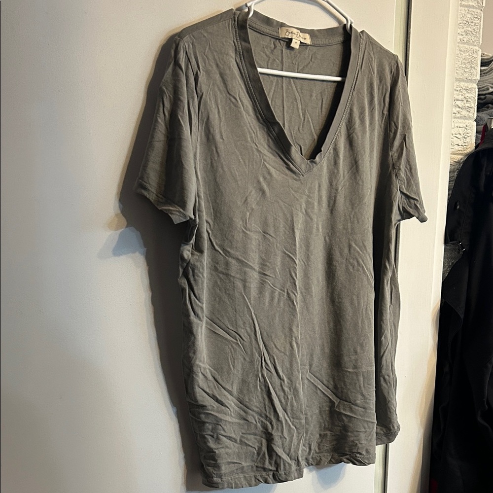 Gray Short Sleeve V-Neck Tee Relaxed Fit